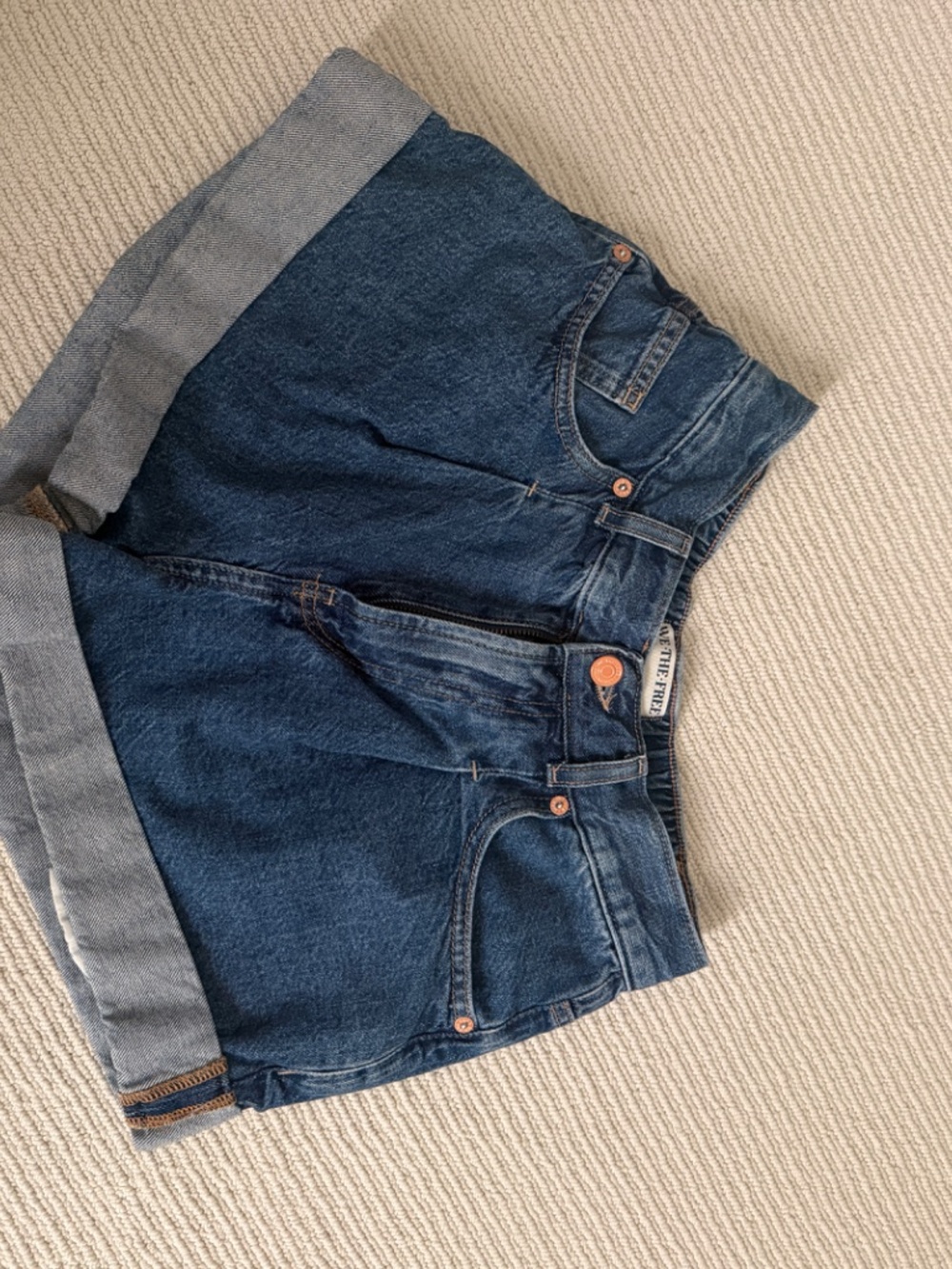 Free People We The Free Danni Roll Cuff Denim Shorts Size XS - Picture 2 of 3